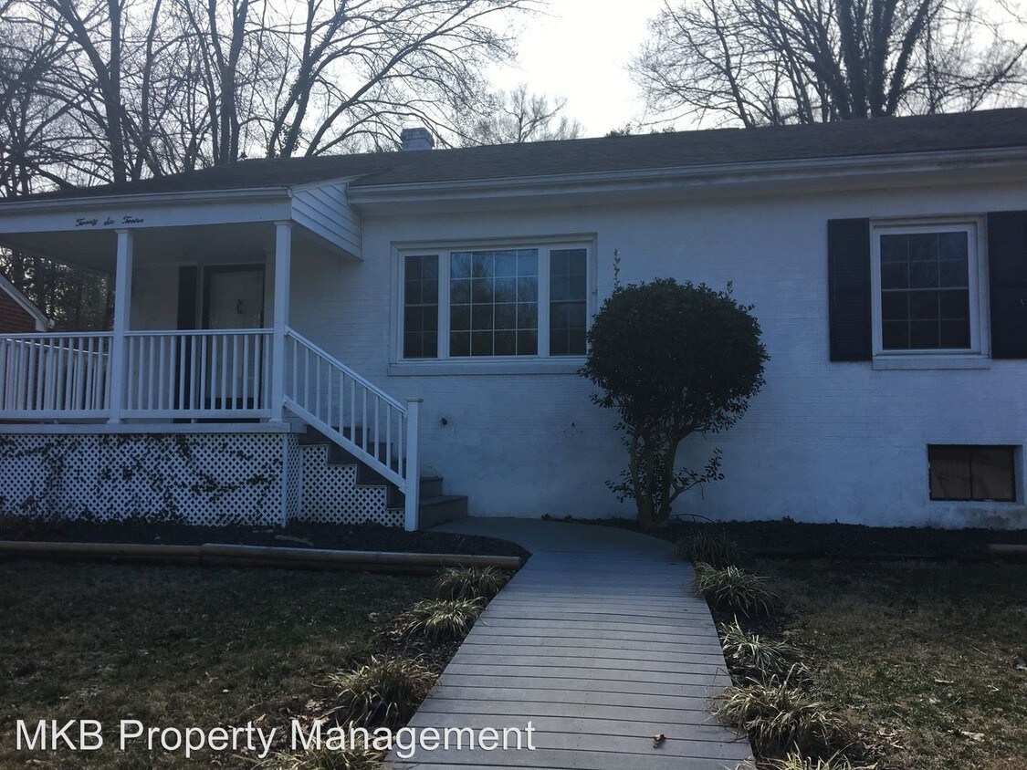 2612 Brambleton Ave SW, Roanoke, VA 24015 House Rental in Roanoke, VA