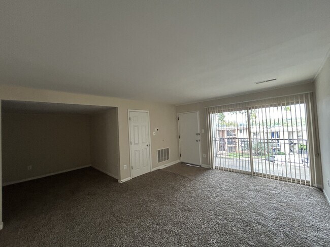 Interior Photo - Summit Crest