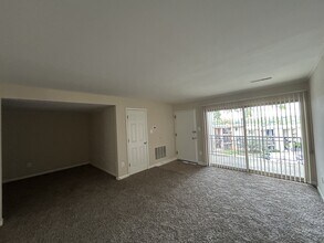 Interior Photo - Summit Crest