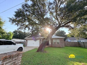 Building Photo - 1510 W Ponderosa Rd