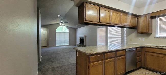 Building Photo - 2201 W Quinton St