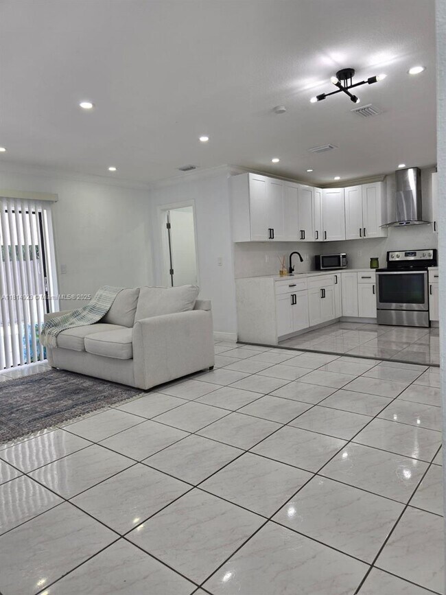 Foto del edificio - 13018 SW 49th Terrace