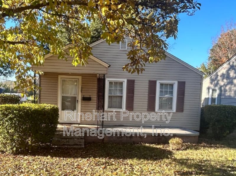 Primary Photo - 1329 Eisenhower Rd