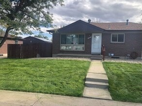 Building Photo - 10852 Larry Dr