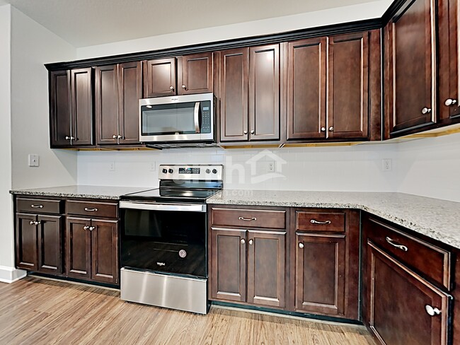 Foto del edificio - 105 Moultrie Crossing Ln