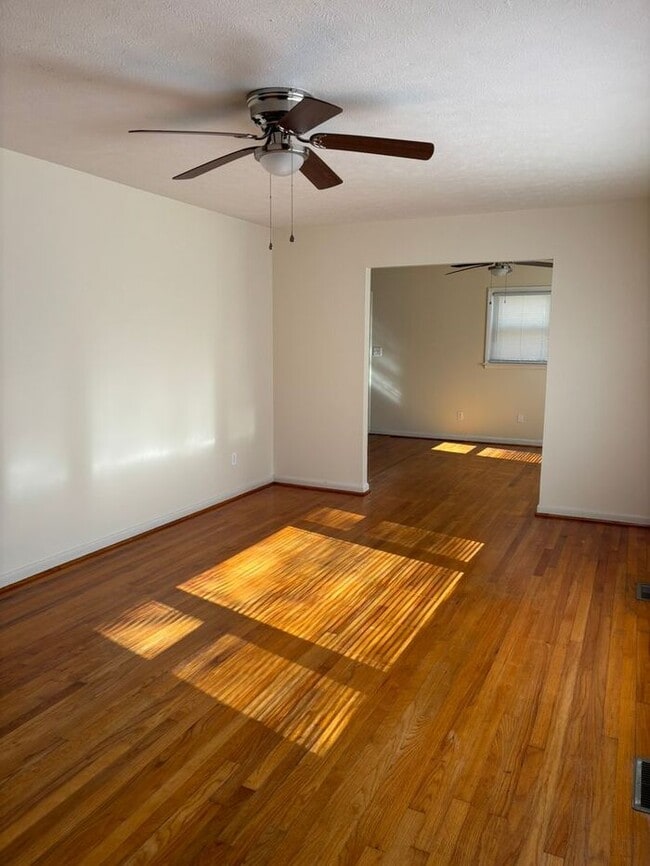 Foto del edificio - 7522 Decatur Dr