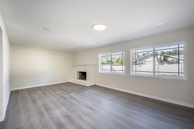Building Photo - 11895 Balboa Blvd