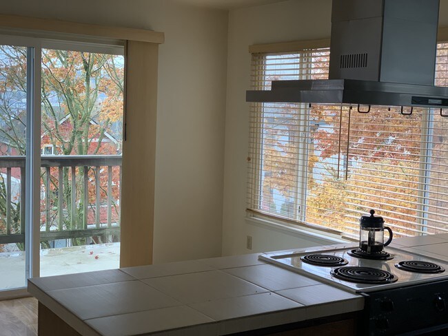 Foto del edificio - 3447 23rd Ave W