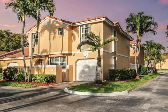 Building Photo - 11303 Lakeview Dr