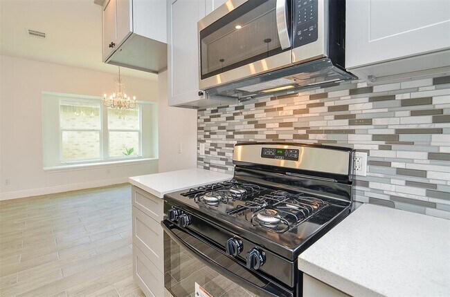 Foto del edificio - 3707 Kingston Vale Dr