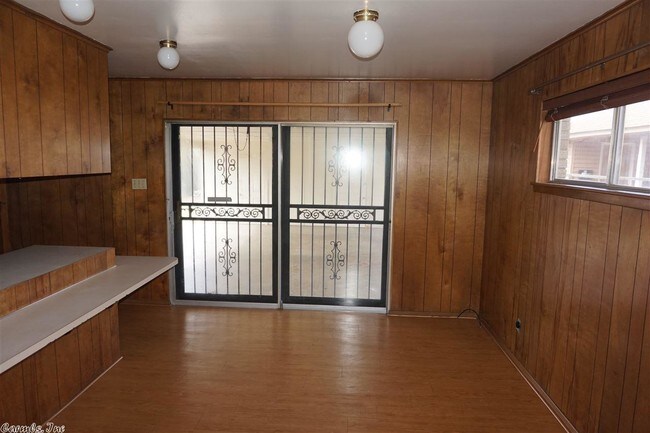 Building Photo - 608 Chickadee Dr