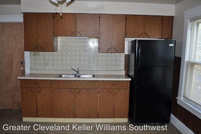 Building Photo - 380 E 165th St