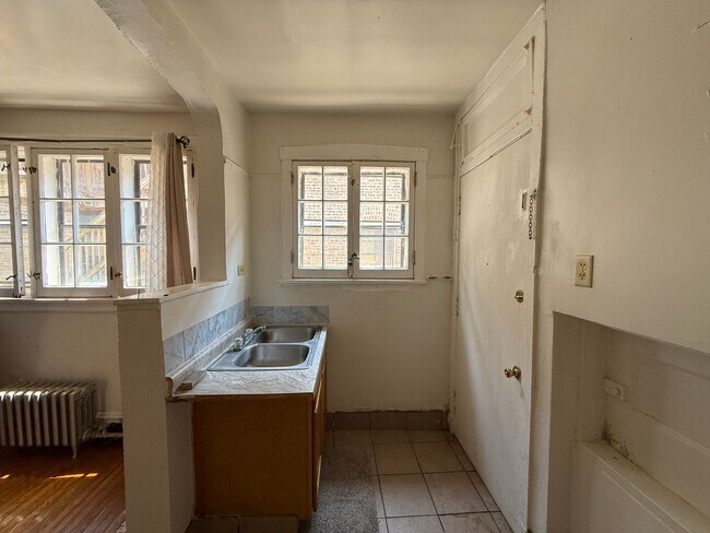 Foto del edificio - 7413 N Damen Ave
