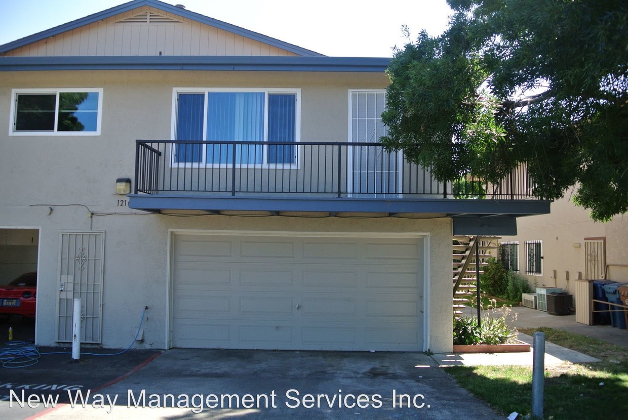 Primary Photo - 2 br, 1 bath House - 1216 Sycamore Drive #4