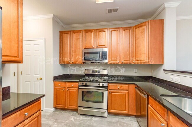 Foto del edificio - 8932 Milford Haven Ct