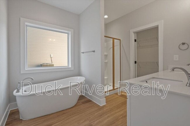 Building Photo - 1247 Oxford Vlg Cv