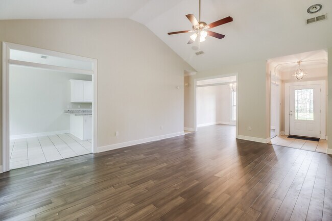 Foto del edificio - 15033 S White Swan Dr