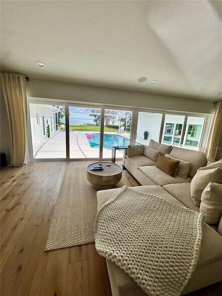 Foto del edificio - 1021 Temple Grove Pl