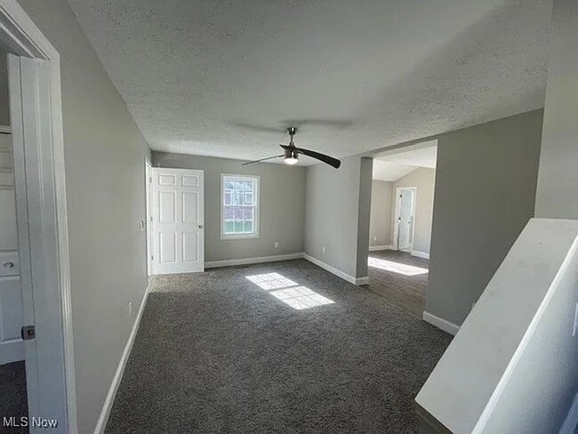 Foto del edificio - Charming 3 Bedroom 2 Bath House in Lorain- First Month Rent Half Off!!