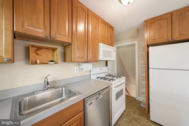 Building Photo - 14 E Myrtle St