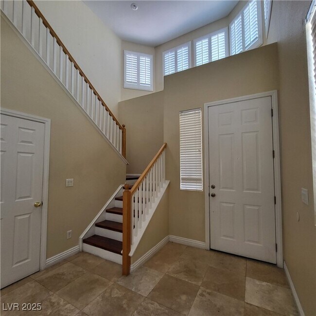 Foto del edificio - 9957 Ridgehaven Ave