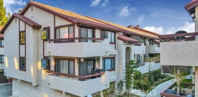 Foto principal - 18012 Saratoga Way