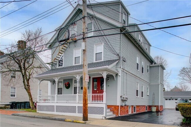 Building Photo - 33 Third St