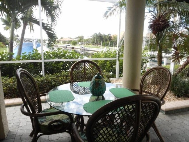 Foto del edificio - 811 W Henry St