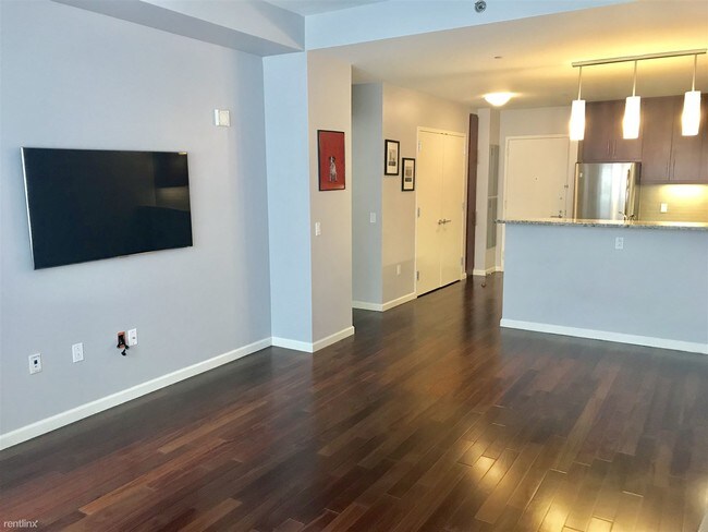 Building Photo - 1 br, 1 bath Condo - 1425 Locust Street