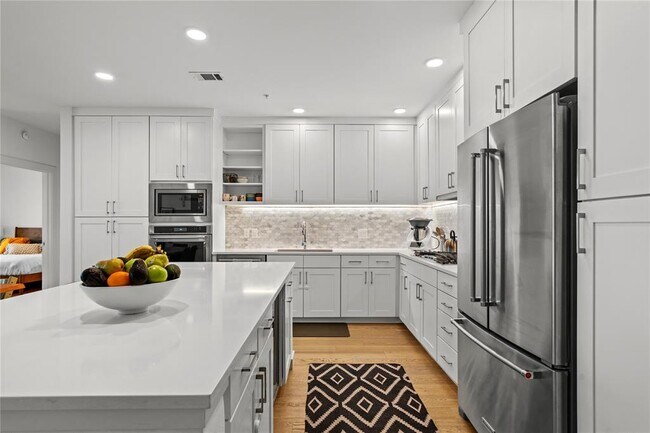 Foto del edificio - 900 S 1st St