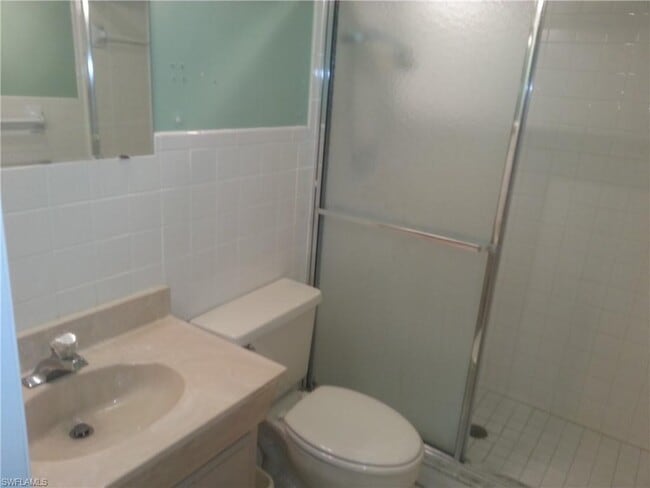 Building Photo - 2213 Gladiola Dr