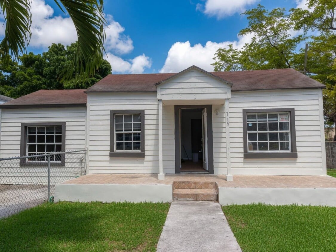 Photo - ER Management LLC - 715 NW 116th Ter