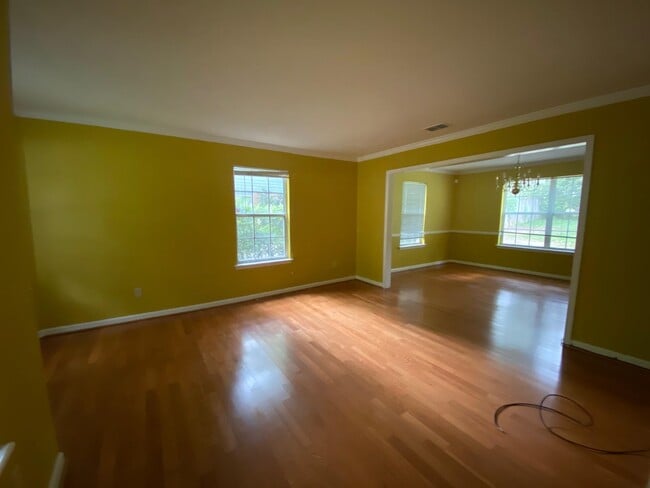 Building Photo - 3466 Hyde Park Way