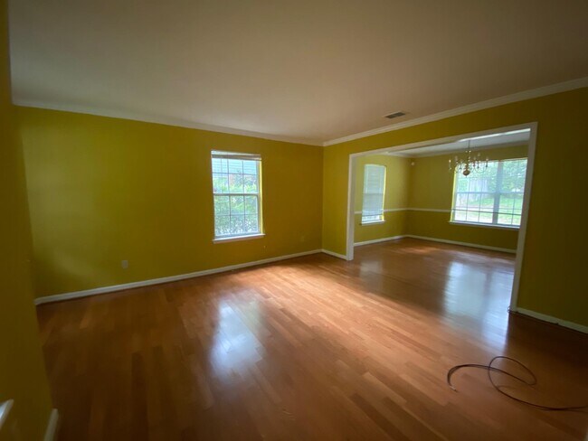 Foto del edificio - 3466 Hyde Park Way