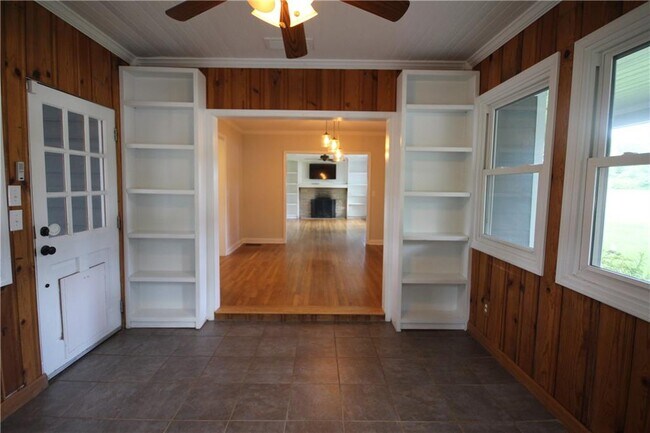 Foto del edificio - 3293 Covington Hwy