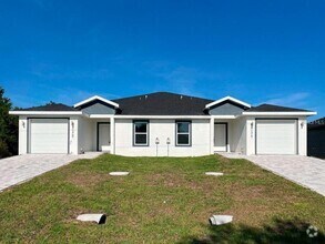 Building Photo - 10469 Port Everglades St
