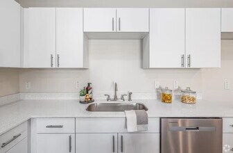 Building Photo - 155 E 900 S St