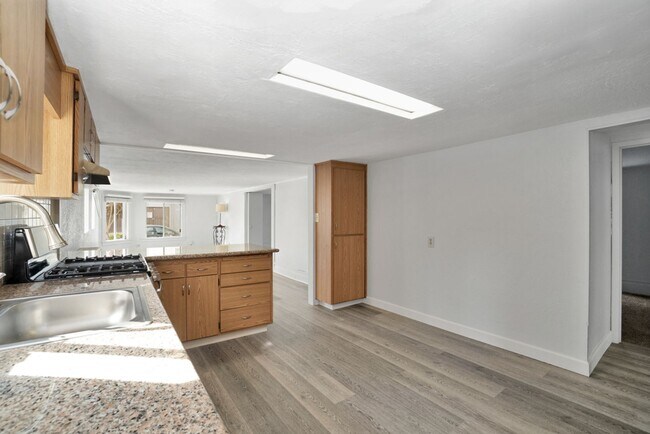 Foto del edificio - 531 Taylor Ave
