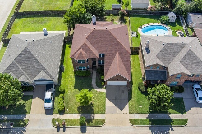 Building Photo - 7000 Snowy Owl St