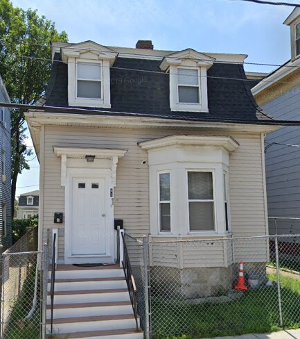Building Photo - 43 Woodward St
