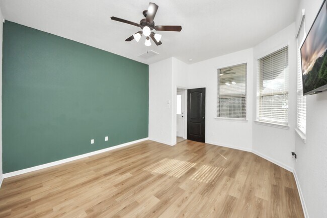 Building Photo - 17010 Upper Ridge Ln