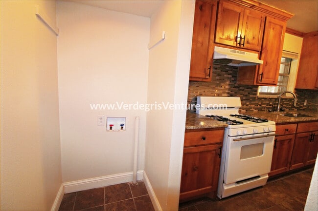 Building Photo - 5833 Westhaven Dr