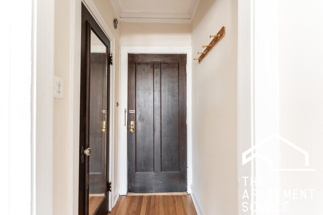 Building Photo - 2109 Grove