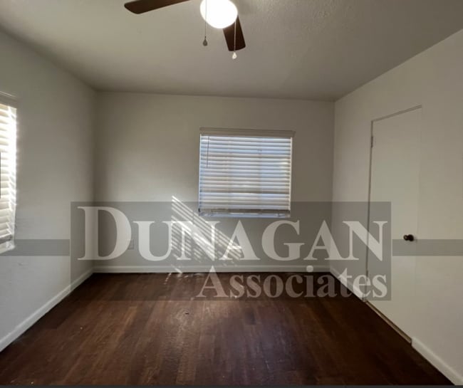Building Photo - 3bed/1bath with New Paint and Carpet, No P...