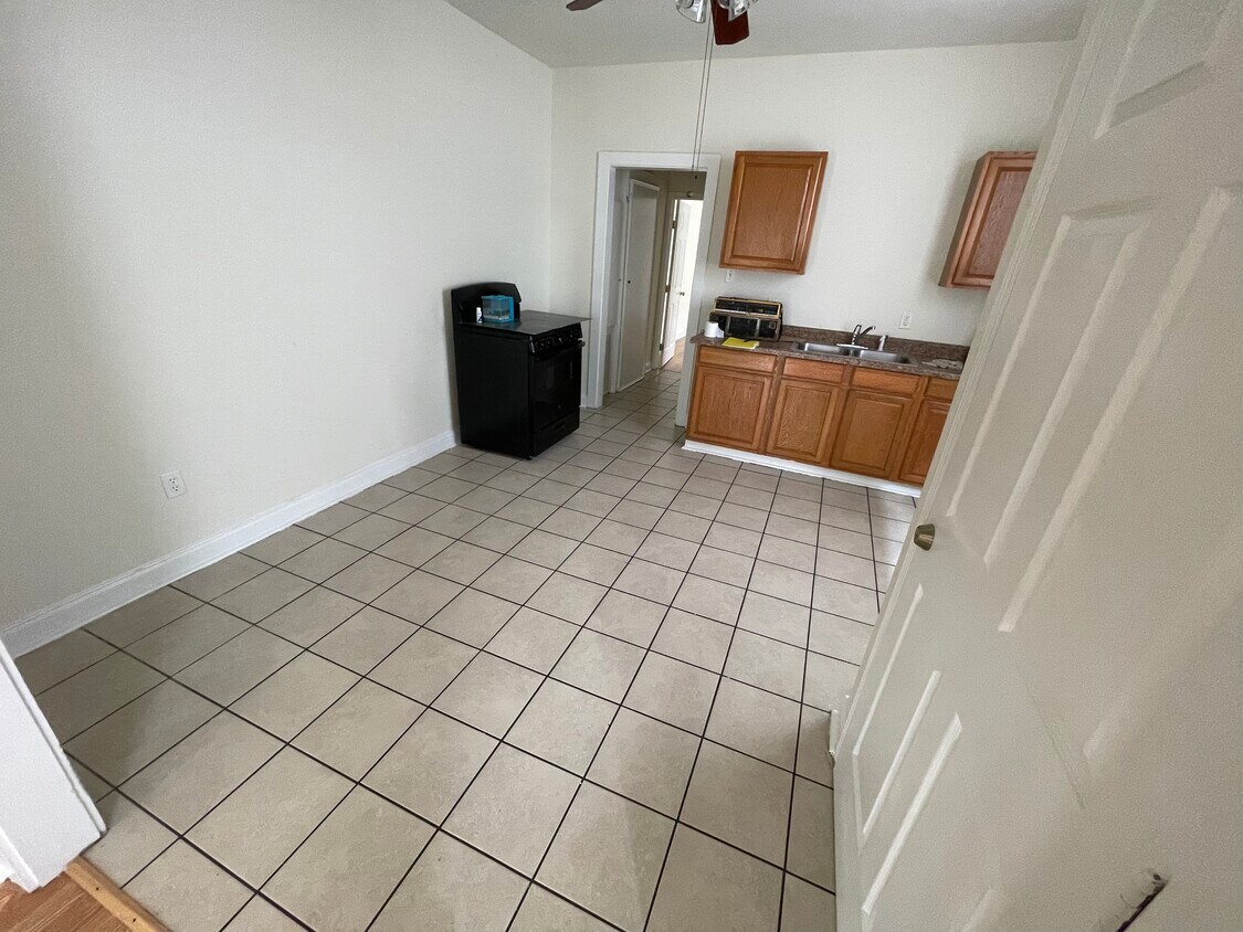 Kitchen - 2333 Saint Anthony St