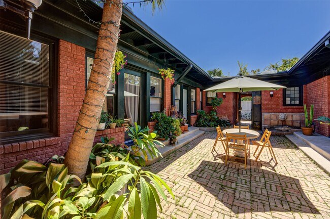 Foto del edificio - 1001 Bomar St