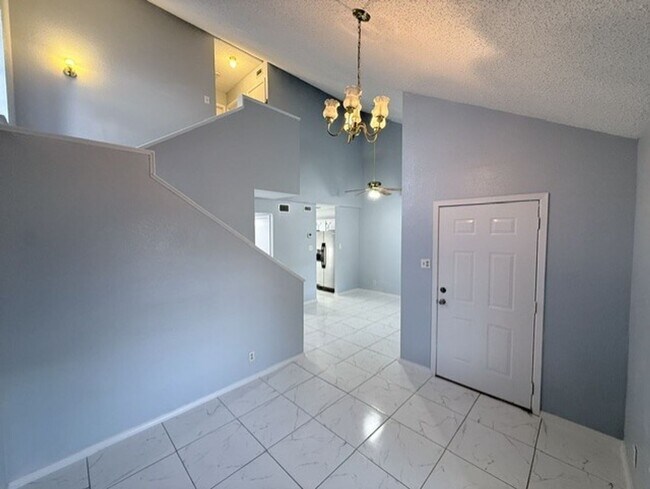 Foto del edificio - 1423 Agave Dr