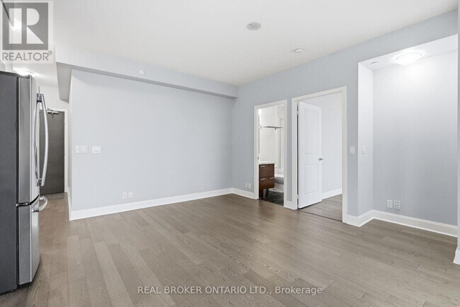 Building Photo - 33 Shore Breeze Dr