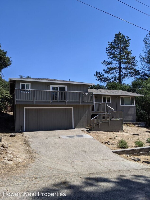 Primary Photo - 3 br, 2 bath House - 290 Circle Drive