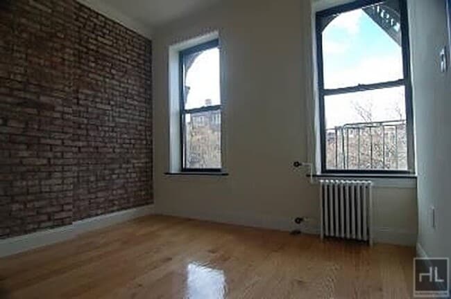 Building Photo - East 5th Street